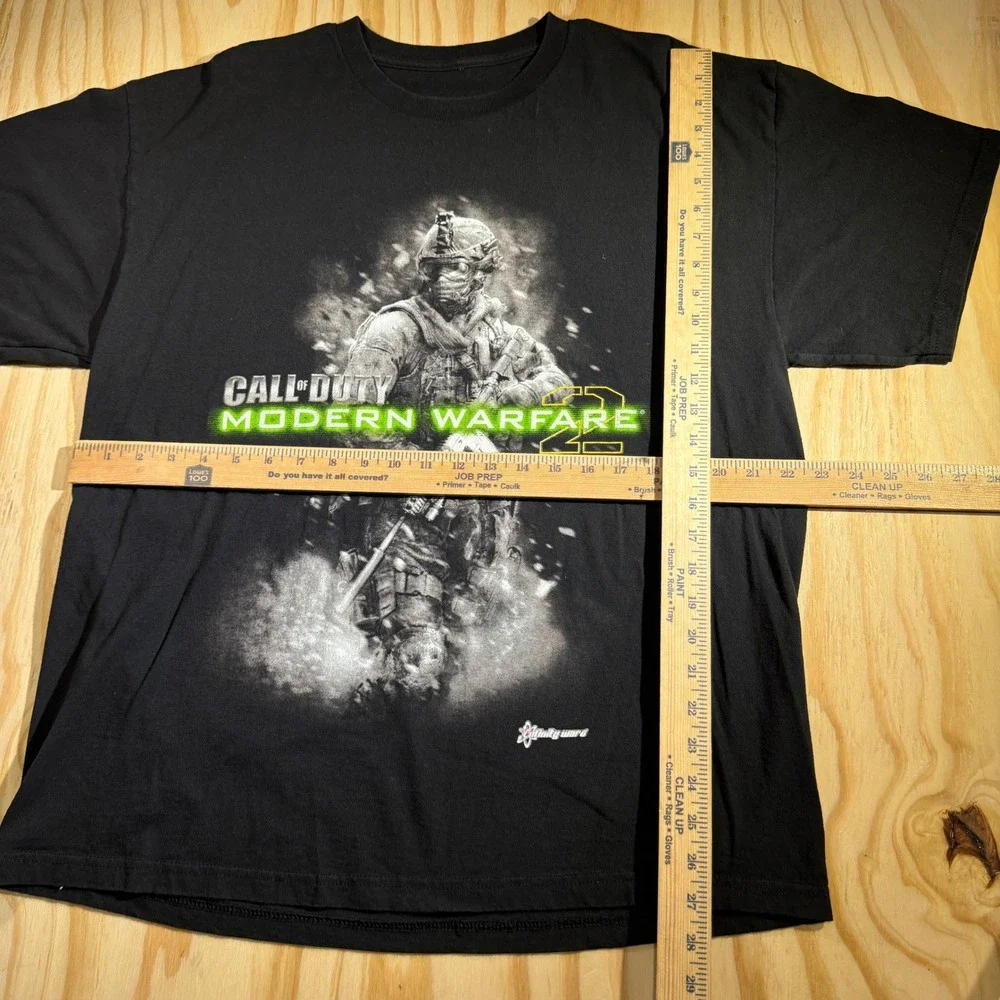 Call of Duty Men's Modern Warfare 2 Vintage Promo Graphic T-Shirt Black Size L
